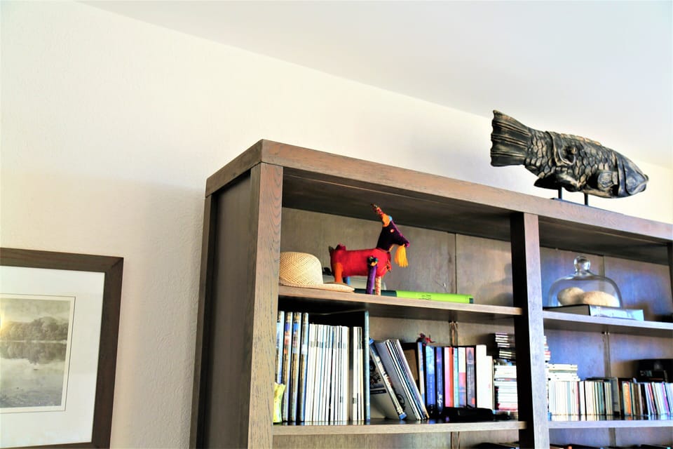 French  quality decor , multi room ceiling audio system, chess, backgamon, more