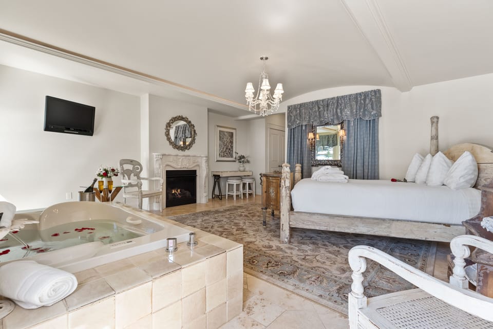 Suite 8 | Egyptian cotton sheets, premium bedding, individually decorated