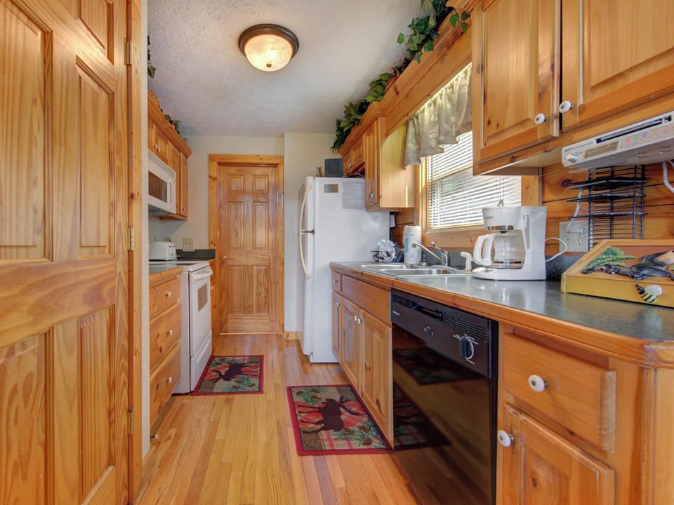 Studio (3 Bedrooms) | Property amenity