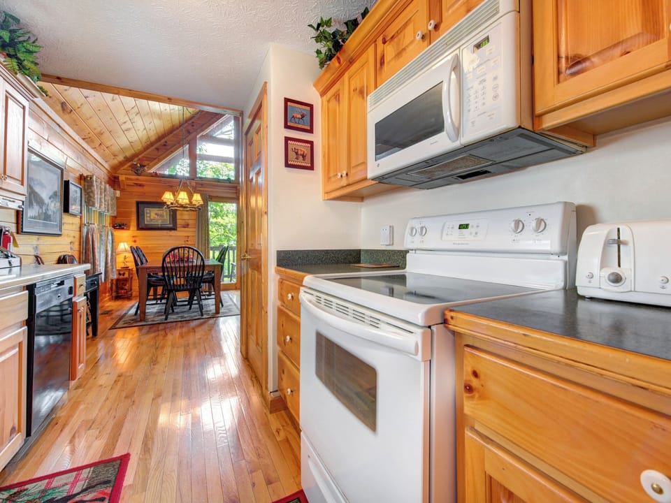 Studio (3 Bedrooms) | Property amenity