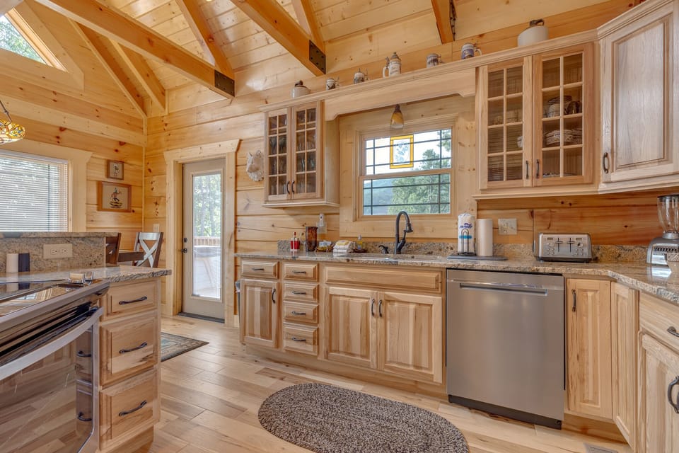 Studio (3 Bedrooms) | Property amenity