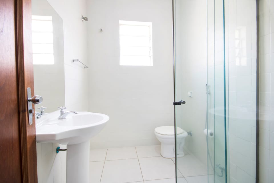 Shower, towels