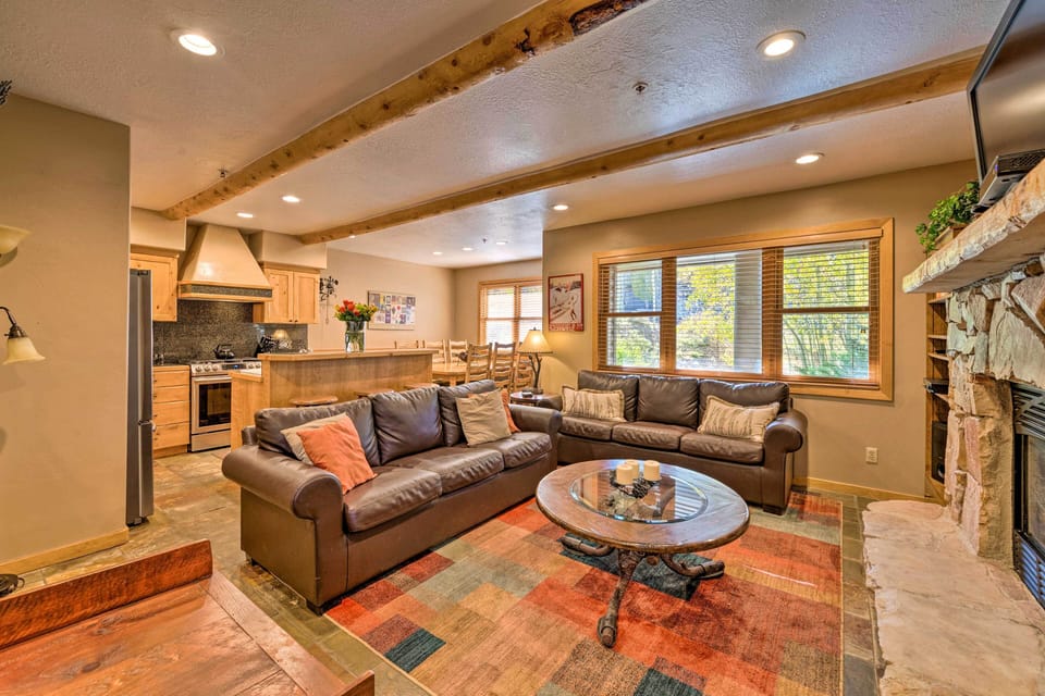 Living Room | Free WiFi