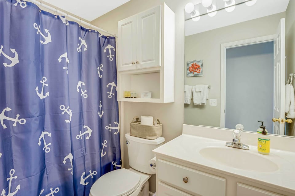 Full Bathroom
