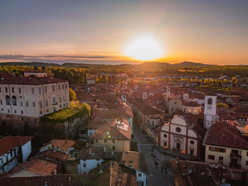 Sky, Building, Light, Dusk, Cloud, Architecture, Window, Cityscape, House, Landscape