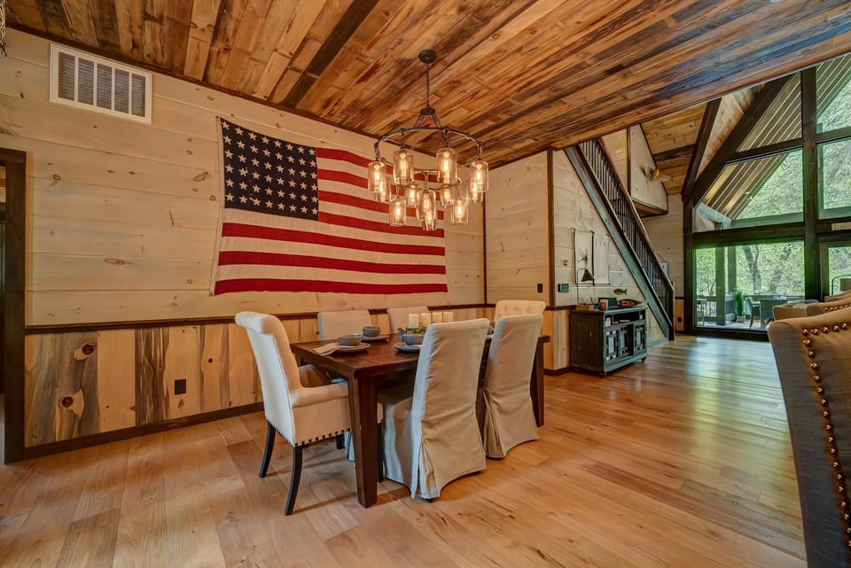 Entry Level Dining area