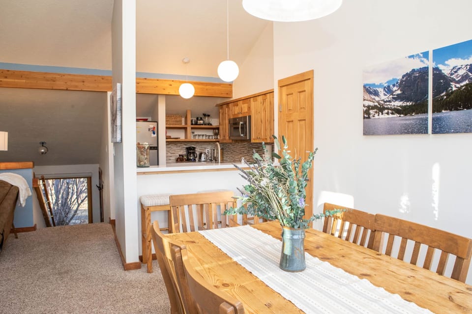 Condo, 2 Bedrooms | Private kitchen | Fridge, microwave, oven, coffee/tea maker