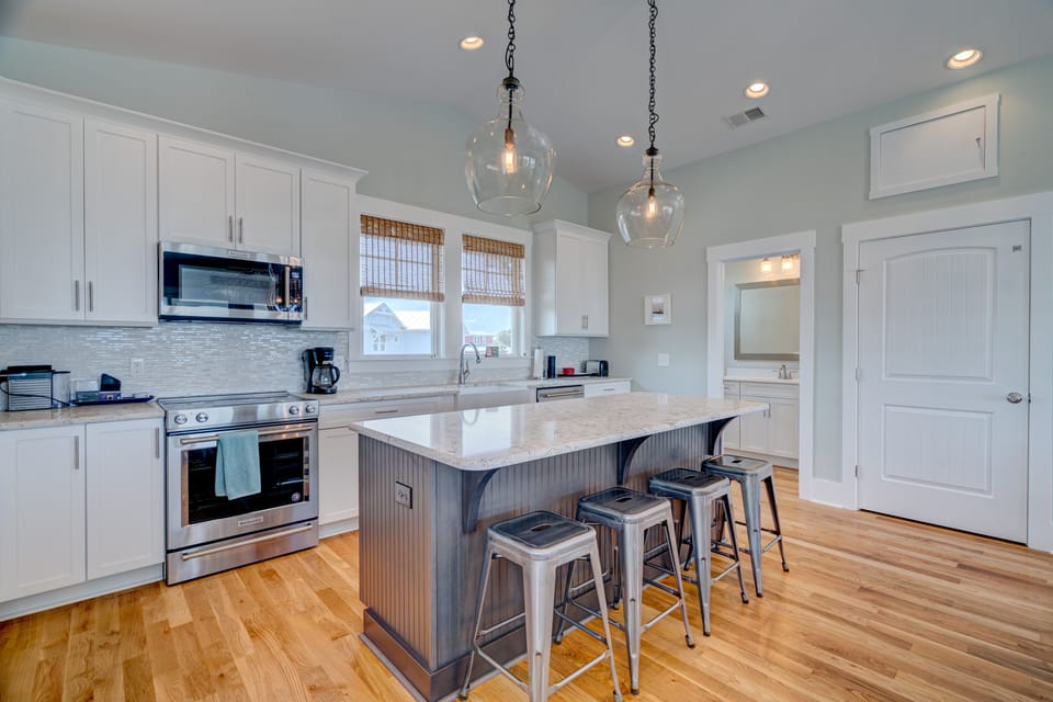 Granite kitchen with farmhouse sink