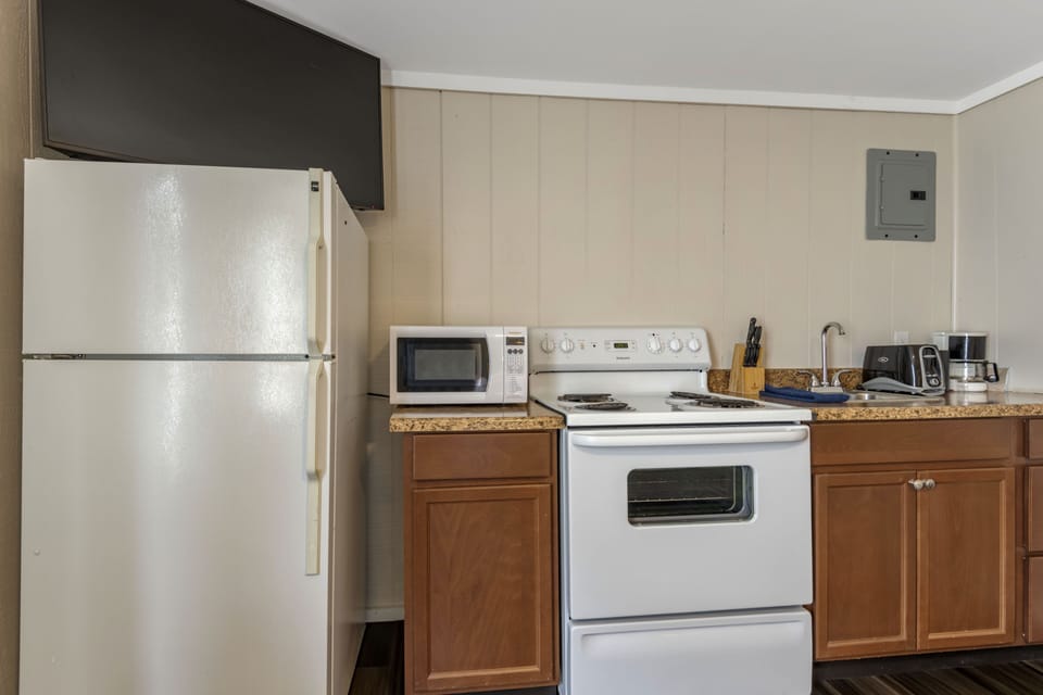 Fridge, microwave, coffee/tea maker