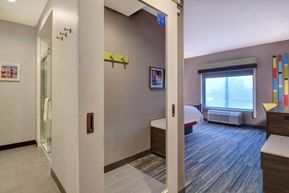 Basic Room, 1 King Bed, Refrigerator & Microwave | Bathroom shower