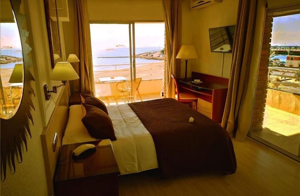 Superior Double Room, Sea View | Premium bedding, desk, free WiFi, wheelchair access