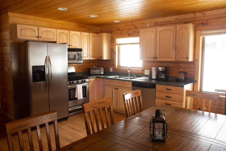 Mountain View Cabin | Private kitchen | Cookware/dishes/utensils, eco-friendly cleaning products