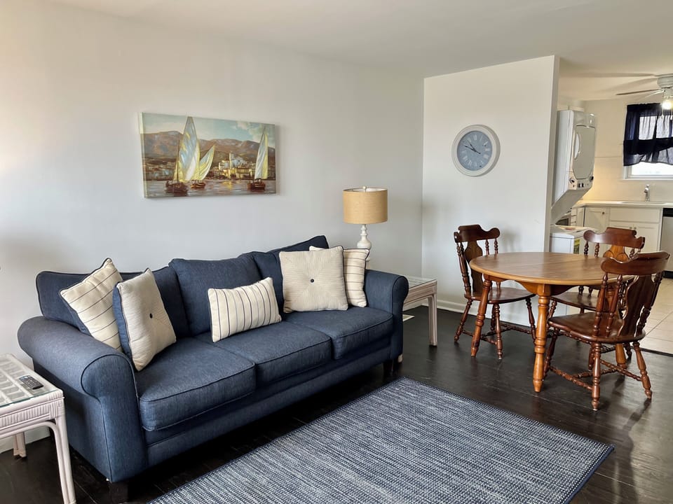 Living Room & Dining Area