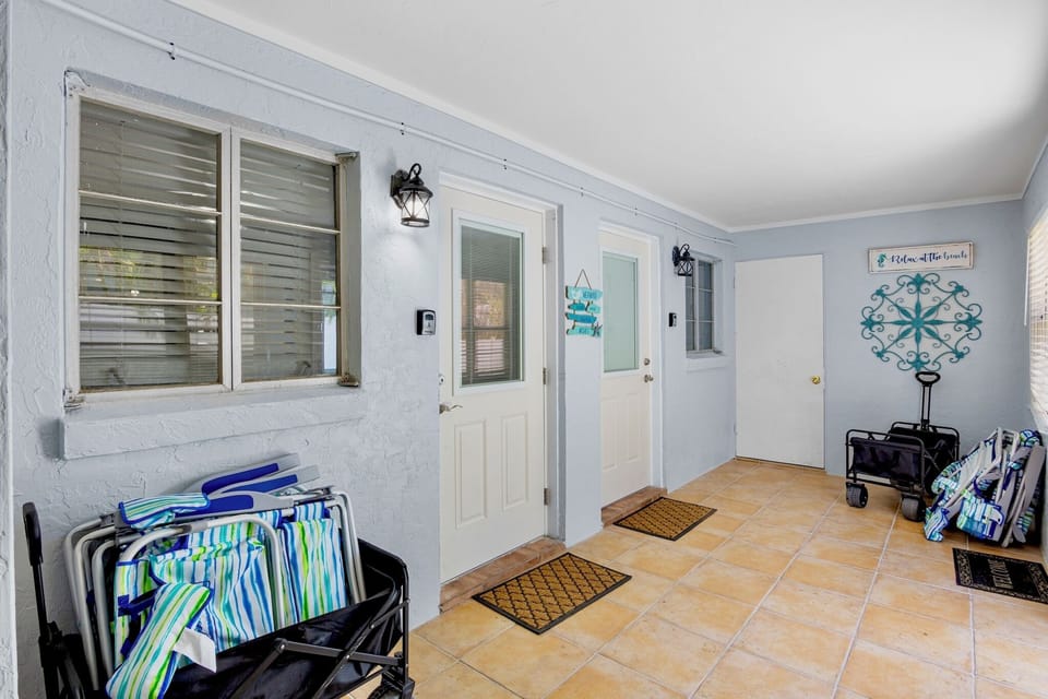 Front Entrance - Beach Supplies