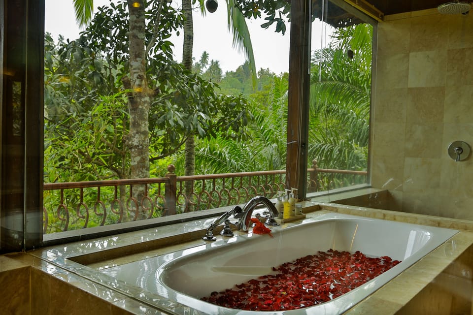 Valley Pool Villa | Bathroom | Separate tub and shower, jetted tub, rainfall showerhead
