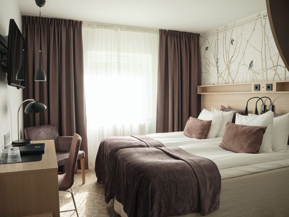 Standard Twin Room | Desk, free WiFi, bed sheets, wheelchair access