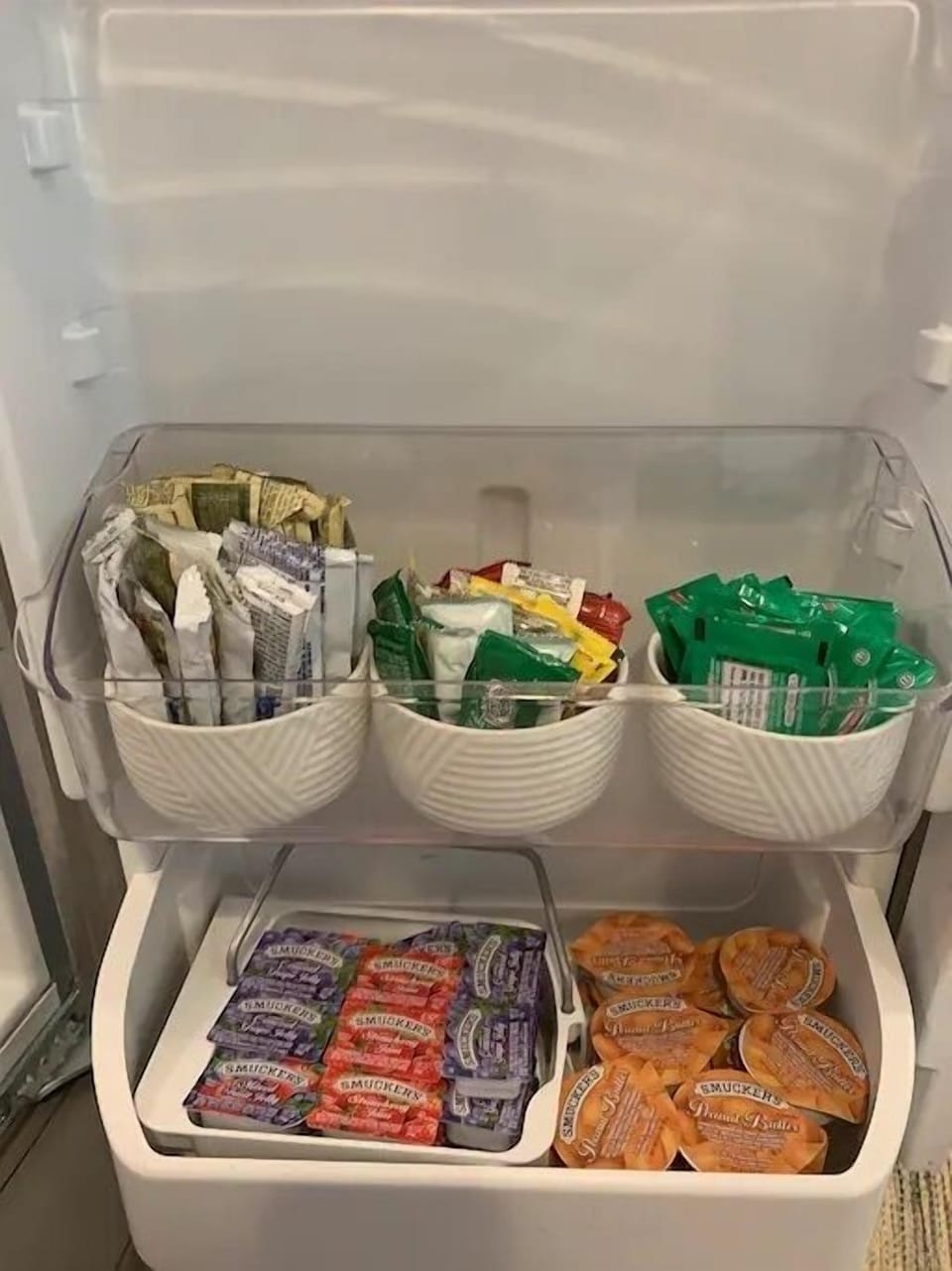 Convenient Fridge Stocking — Thoughtfully prepared with essentials so you can settle in and feel instantly at home. 🧺✨