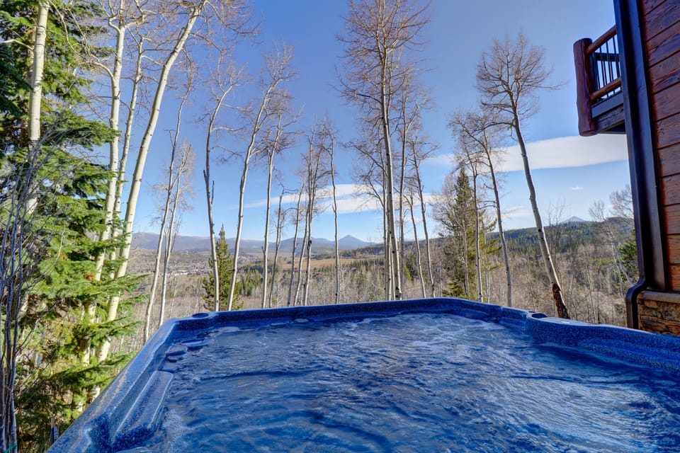 Private hot tub looking out to wooded views.
