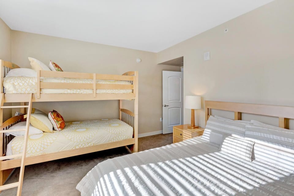 Bunk bedroom