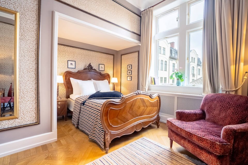 Queen Room (140 bed) | Premium bedding, minibar, in-room safe, individually decorated