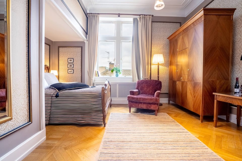 Queen Room (140 bed) | Premium bedding, minibar, in-room safe, individually decorated