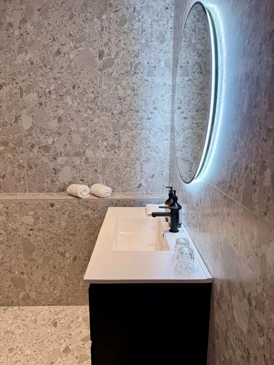 Suite, 1 King Bed, Non Smoking | Bathroom | Shower, rainfall showerhead, hair dryer, towels