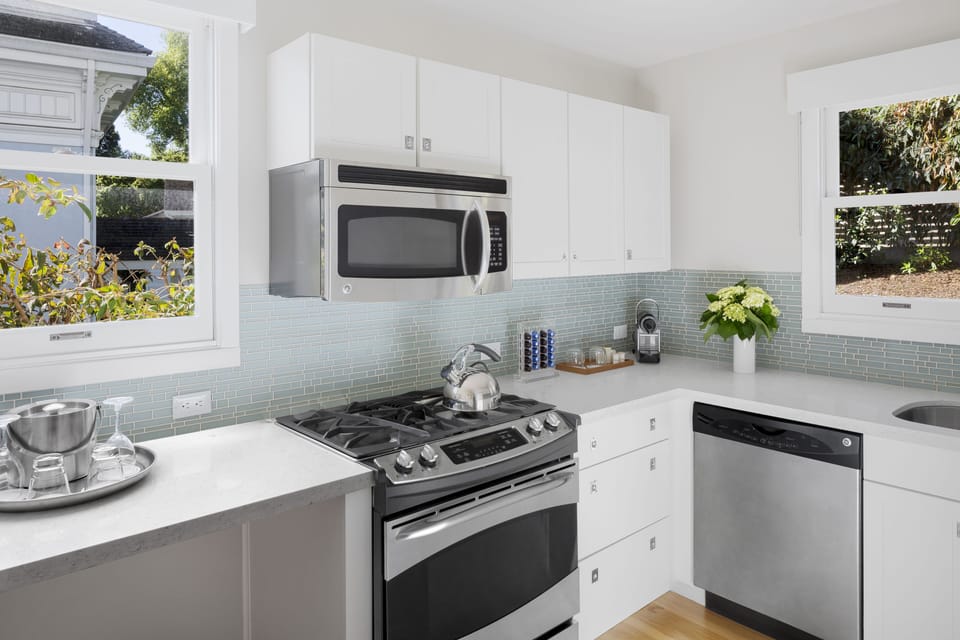 Mini-fridge, coffee/tea maker