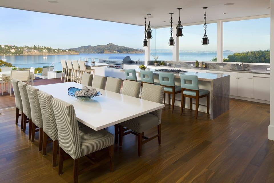 Hypo-allergenic bedding, down comforters, in-room safe