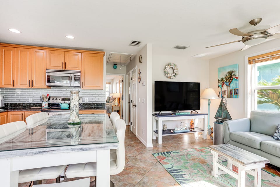 Dining Table | Dishware & Flatware Provided