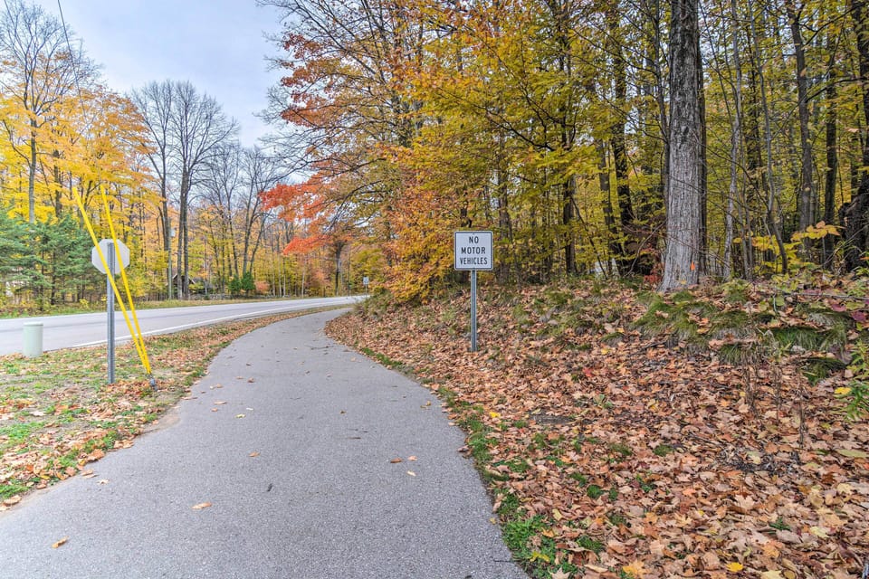 Little Traverse Wheelway (250 feet) | Bike/Walking Path