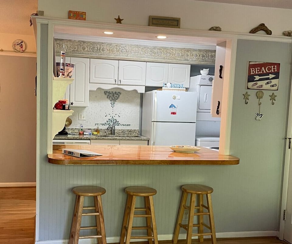Breakfast bar