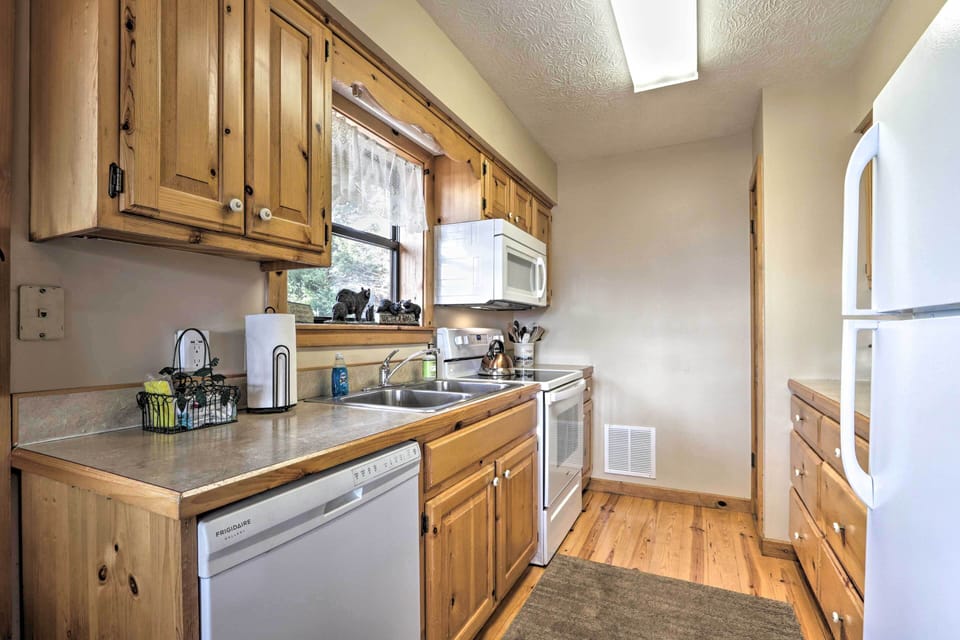 Fully Equipped Kitchen | Cooking Essentials Provided