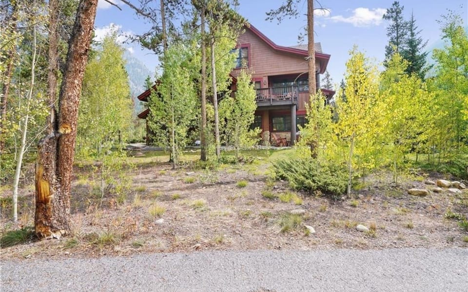 Condo, 2 Bedrooms | Property grounds