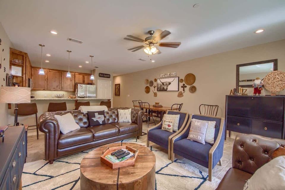 Perfect sitting room for you and your guests. 