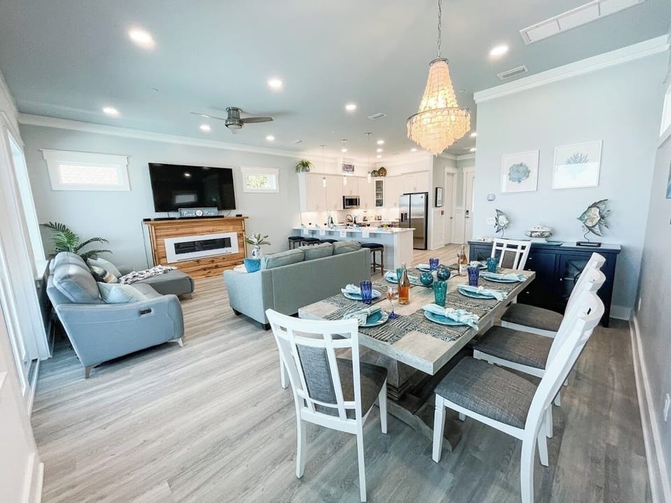 1st floor living and kitchen