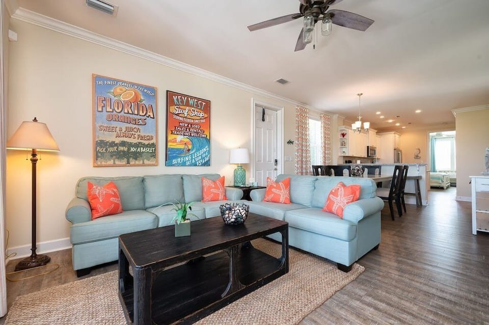 Living Room with pull out couch