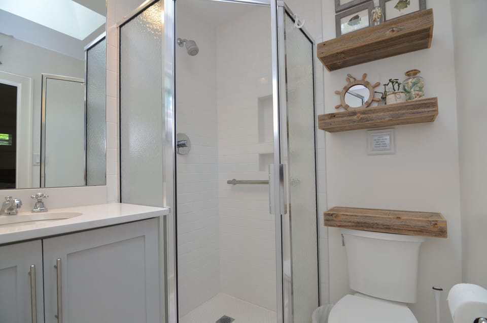 Another view of Full Bath 1