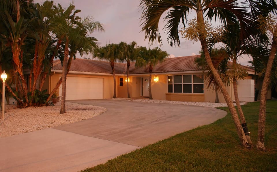Street view Villa Catalina Isles