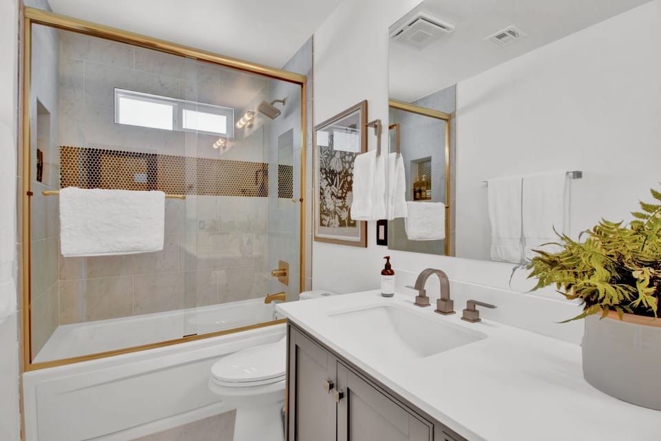 Master 1 bath