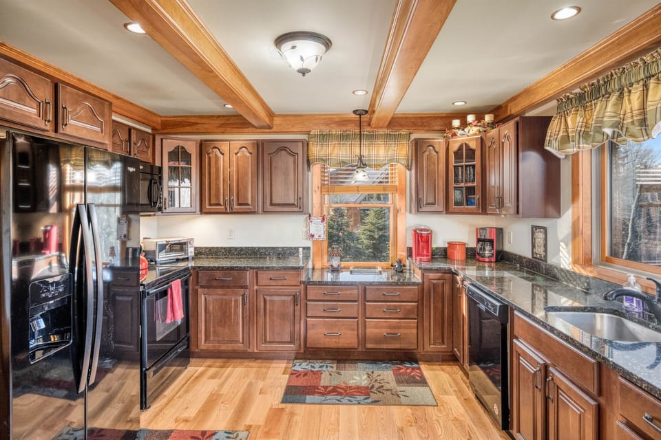 Big Kitchen - great for cooking!