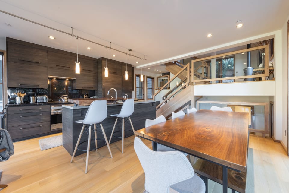 Luxury House | Private kitchen | Full-size fridge, microwave, oven, stovetop