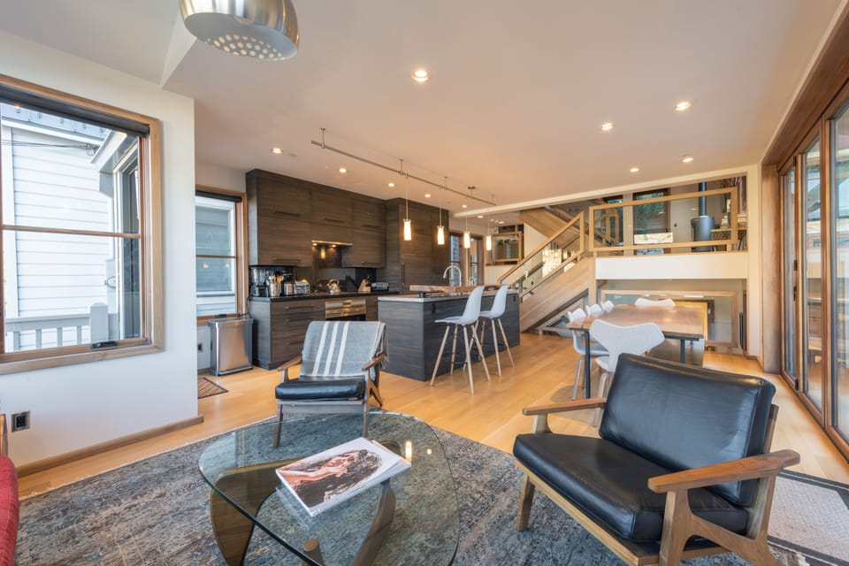 Luxury House | Living area | 50-inch TV with cable channels, fireplace, Netflix