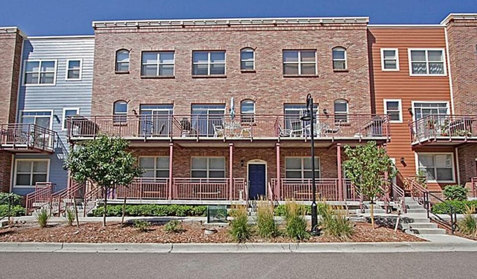 Private front entrance 
