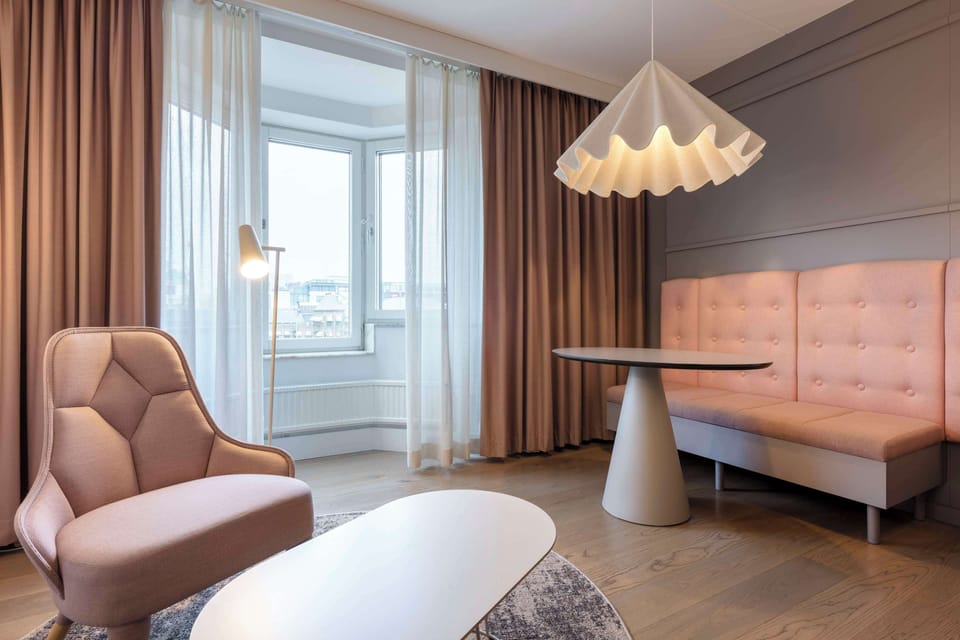 Executive Room (Square View) | Minibar, in-room safe, laptop workspace, blackout drapes