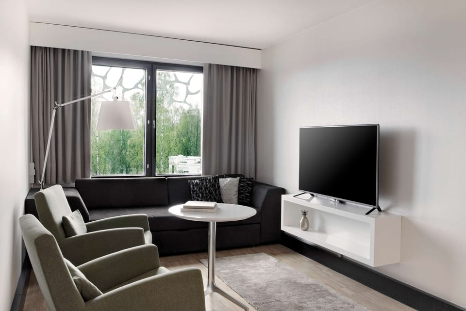 Junior Suite | Premium bedding, memory foam beds, minibar, in-room safe