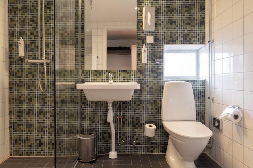 Good Morning Twin Room Plus | Desk, blackout drapes, WiFi (free), bed sheets