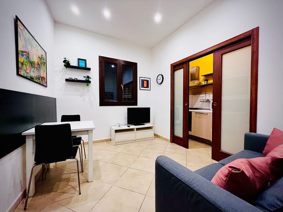 Classic Condo, 1 King Bed, Ensuite | Living area | 32-inch LCD TV with digital channels, TV