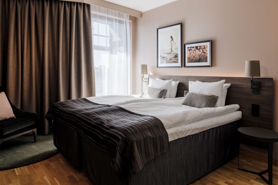 Family Room (Four) | Iron/ironing board, cribs (free), WiFi (free), bed sheets