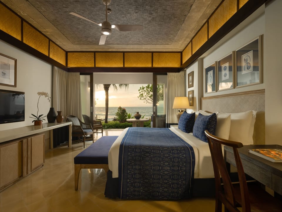 Narmada Sunset Suite | Premium bedding, minibar, in-room safe, desk