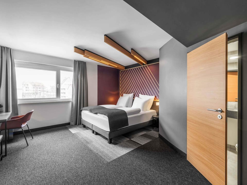Premium Double Room | Desk, soundproofing, free WiFi, bed sheets